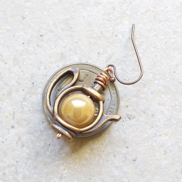 🍂🍁🍃 3/$25! Whimsical Tea Pot Dangle Earrings w. Gold/Cream Beads - Picture 4 of 6